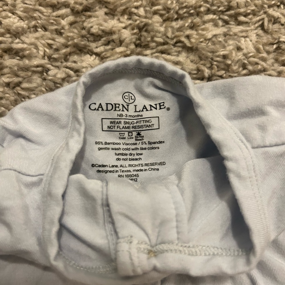 Set of Caden Lane baby outfits - Picture 4 of 4